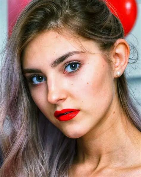 eva elfie 18 years old|Eva Elfie Biography, Career, Age, Height, Affairs & Net Worth.